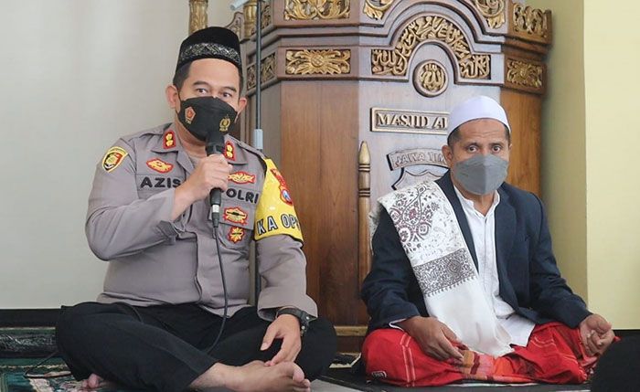 Kapolres Gesik Ajak Personelnya untuk Membaca Alquran Satu Hari Satu Juz saat Ramadan 1443 H Kapolres Gesik Ajak Personelnya untuk Membaca Alquran Satu Hari Satu Juz saat Ramadan 1443 H