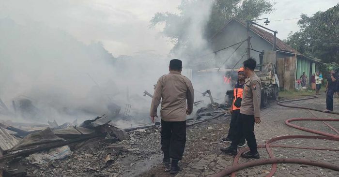Gudang Pakan Ternak di Sidoarjo Ludes Terbakar, Kerugian Capai Rp500 Juta