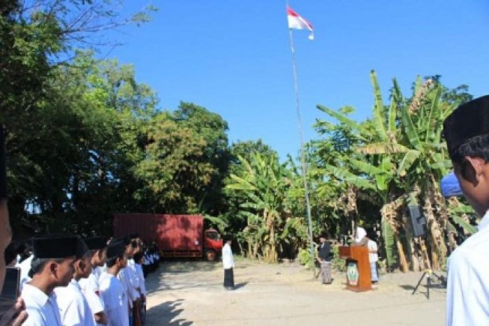 Santri di Senori Gelar Upacara Kemerdekaan RI Santri di Senori Gelar Upacara Kemerdekaan RI