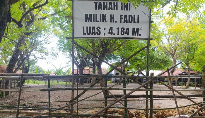 Pasar Bringkoning Sampang Disegel Pemilik Tanah Pasar Bringkoning Sampang Disegel Pemilik Tanah