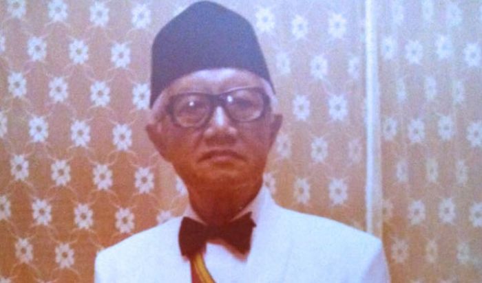 Kiai Masjkur, Tokoh NU, dan Moezakir, Tokoh Muhammadiyah Dapar Gelar Pahlawan, Khofifah Dampingi Kiai Masjkur, Tokoh NU, dan Moezakir, Tokoh Muhammadiyah Dapar Gelar Pahlawan, Khofifah Dampingi
