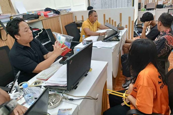 Jadi Pengedar Sabu, Satu Keluarga di Jember Ditangkap Polisi Jadi Pengedar Sabu, Satu Keluarga di Jember Ditangkap Polisi
