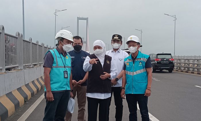 Pasokan Listrik ke Madura Lancar Lagi, Gubernur Khofifah Harap Aktivitas Masyarakat Kembali Normal Pasokan Listrik ke Madura Lancar Lagi, Gubernur Khofifah Harap Aktivitas Masyarakat Kembali Normal