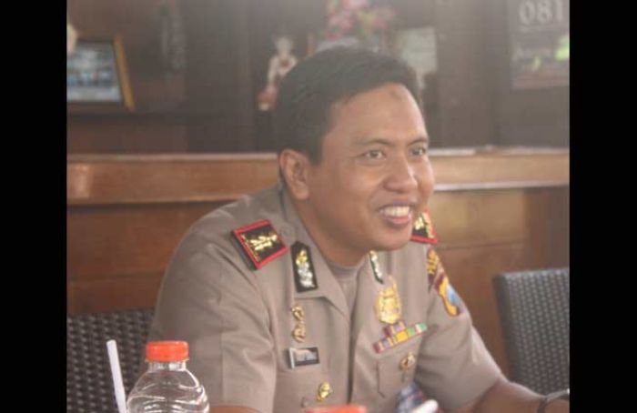 "Jadilah Polisi yang Dipercaya dan Dicintai oleh Masyarakat" "Jadilah Polisi yang Dipercaya dan Dicintai oleh Masyarakat"