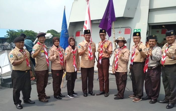 Kadispotmar Koarmada II Lantik 91 Siswa Dewan Saka Bahari Kwarcab Surabaya