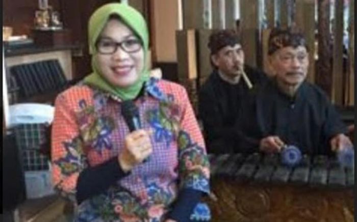 Studi Banding DPRD Mojokerto Ditunda, Gedung Dewan Disemprot Disinfektan