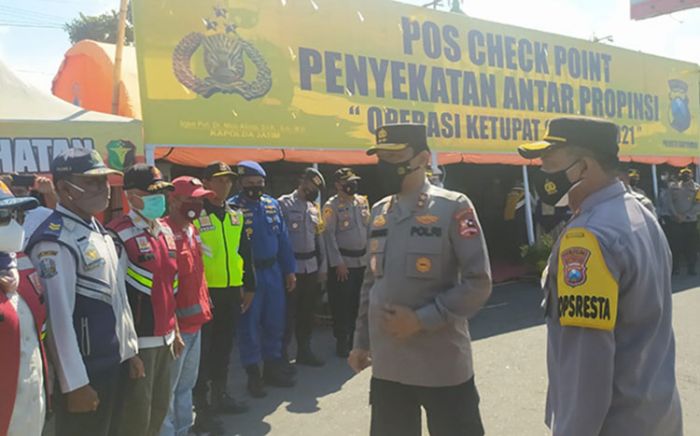 H-2 Lebaran, Kakorsabhara Polri Pantau Pos Penyekatan di Pelabuhan Ketapang Banyuwangi