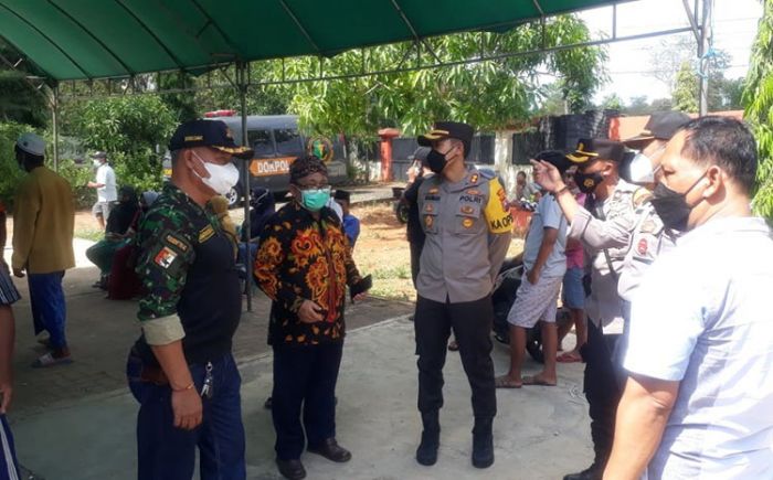 Hari Pertama Kerja, Kapolres Sumenep Tinjau Vaksinasi Massal Hari Pertama Kerja, Kapolres Sumenep Tinjau Vaksinasi Massal
