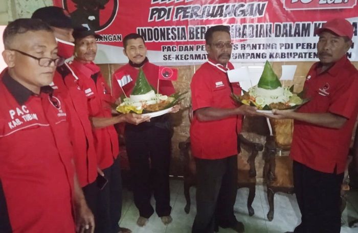 ​Peringati HUT Partai ke-48, DPC PDIP Tuban Bagikan 48 Tumpeng