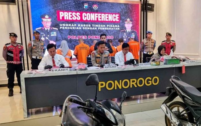 Ditinggal Nonton Wayang Kulit, Motor Buruh Tani di Ponorogo Raib Digondol Maling Ditinggal Nonton Wayang Kulit, Motor Buruh Tani di Ponorogo Raib Digondol Maling