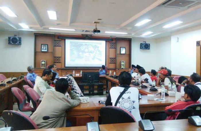 Hari ini, Nasib Proyek Revitalisasi Alun-Alun Gresik Ditentukan