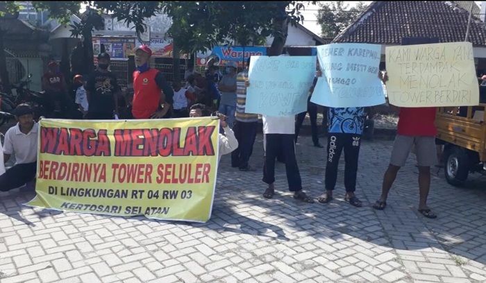 ​Proses Perizinan Dinilai Janggal, Warga Kertosari Minta Tower BTS Dibongkar