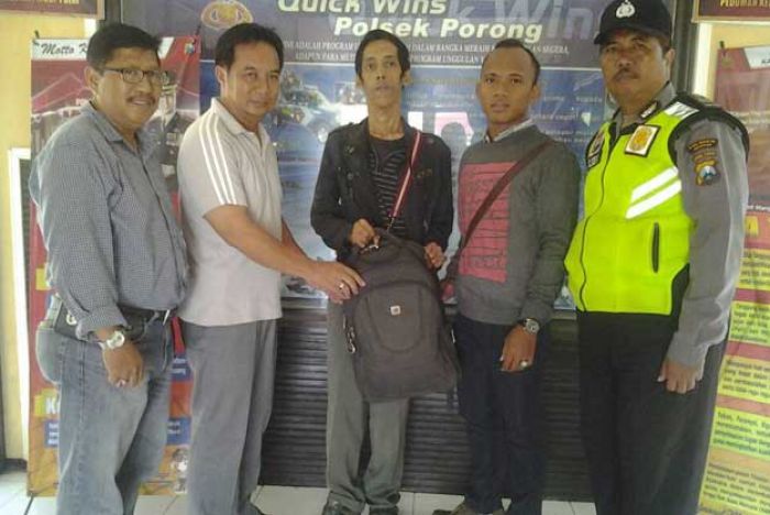 Tas Ransel yang Dicurigai Berisi Bom Akhirnya Diambil Pemiliknya Tas Ransel yang Dicurigai Berisi Bom Akhirnya Diambil Pemiliknya
