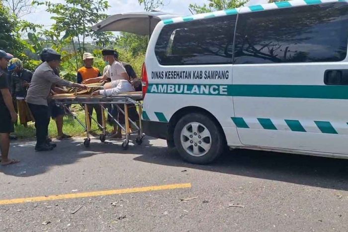 Laju Kencang dan Oleng! Mobil di Sampang Tabrak Truk Fuso, 4 Penumpang Luka Laju Kencang dan Oleng! Mobil di Sampang Tabrak Truk Fuso, 4 Penumpang Luka