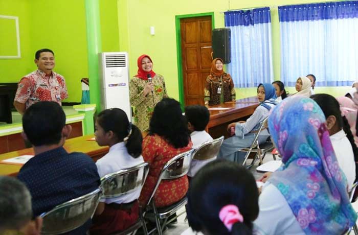 Bupati Kediri Beri Apresisasi Pelajar Peraih NUN Tertinggi