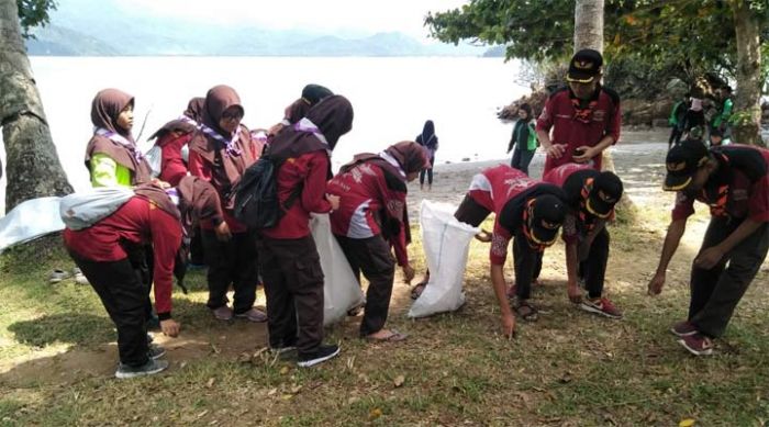Siswa MTsN 1 Trenggalek Turut Serta Dalam Giat Satu Aksi Selamatkan Laut Indonesia Siswa MTsN 1 Trenggalek Turut Serta Dalam Giat Satu Aksi Selamatkan Laut Indonesia