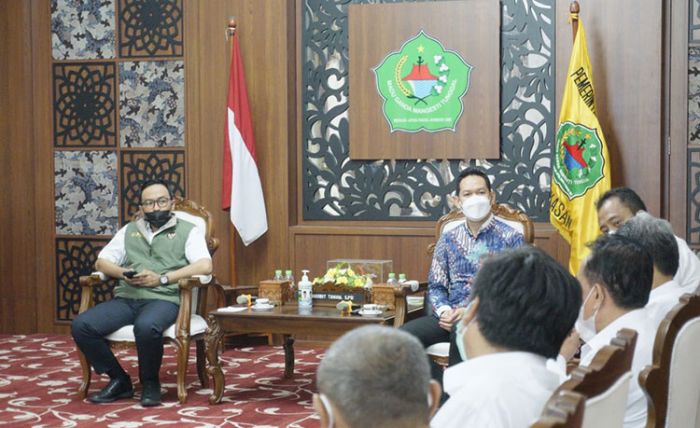 Lindungi Pekerja Rentan, BPJS Ketenagakerjaan Tawarkan Program Lingkaran ke Pemkab Pamekasan Lindungi Pekerja Rentan, BPJS Ketenagakerjaan Tawarkan Program Lingkaran ke Pemkab Pamekasan