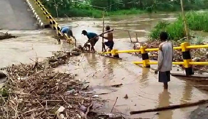Lelang Perbaikan Jembatan Kacangan Gresik Dijadwalkan Selesai Bulan ini Lelang Perbaikan Jembatan Kacangan Gresik Dijadwalkan Selesai Bulan ini
