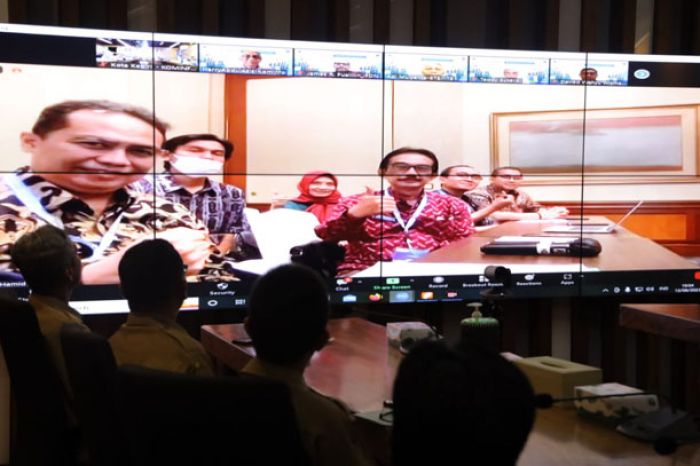 Ikuti Penilaian Tahap 1, Pemkot Kediri Laporkan Hasil Evaluasi Implementasi Smart City 2022 Ikuti Penilaian Tahap 1, Pemkot Kediri Laporkan Hasil Evaluasi Implementasi Smart City 2022