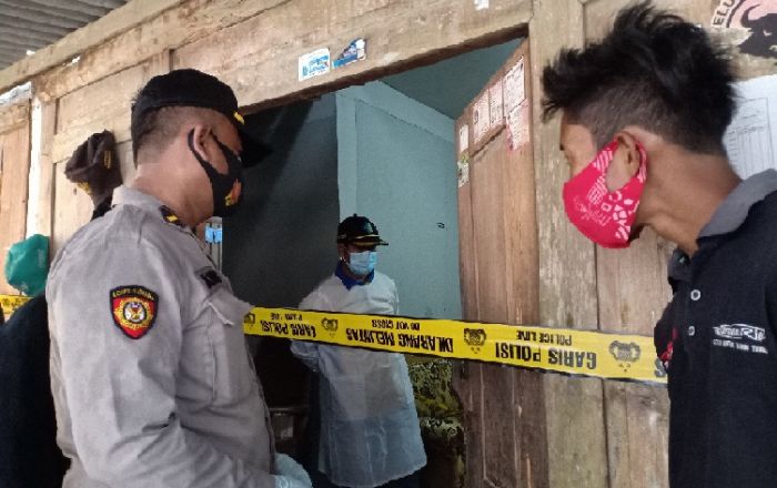 Satu Keluarga Ditemukan Tewas di Dalam Rumah, Diduga Bunuh Diri Satu Keluarga Ditemukan Tewas di Dalam Rumah, Diduga Bunuh Diri