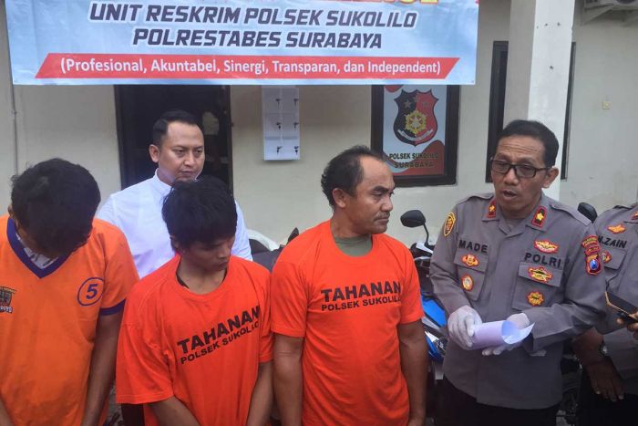 Polsek Sukolilo Tangkap 3 Pelaku dan Penadah Motor Curian Jaringan Surabaya-NTT Polsek Sukolilo Tangkap 3 Pelaku dan Penadah Motor Curian Jaringan Surabaya-NTT