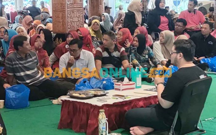 Serunya Jumat Ngopi Bareng Bupati Kediri di Pendopo Panjalu Jayati Serunya Jumat Ngopi Bareng Bupati Kediri di Pendopo Panjalu Jayati
