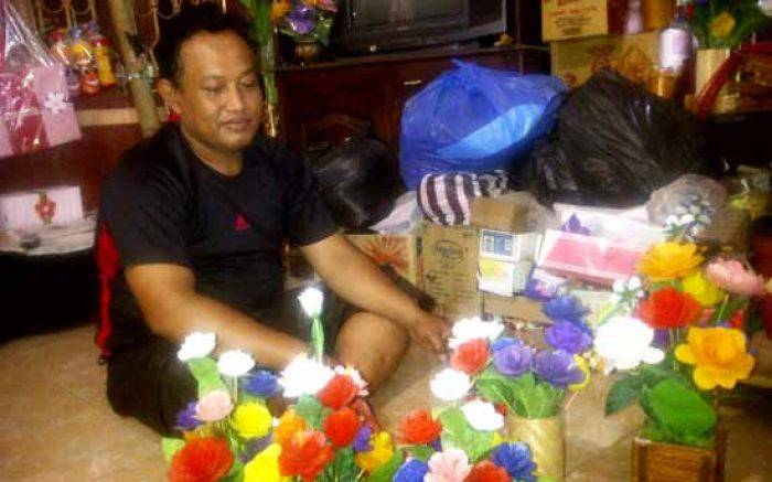Lewat Keterampilan Tangan, Warga Sanggrahan Nganjuk ini Bisa Lewat Keterampilan Tangan, Warga Sanggrahan Nganjuk ini Bisa