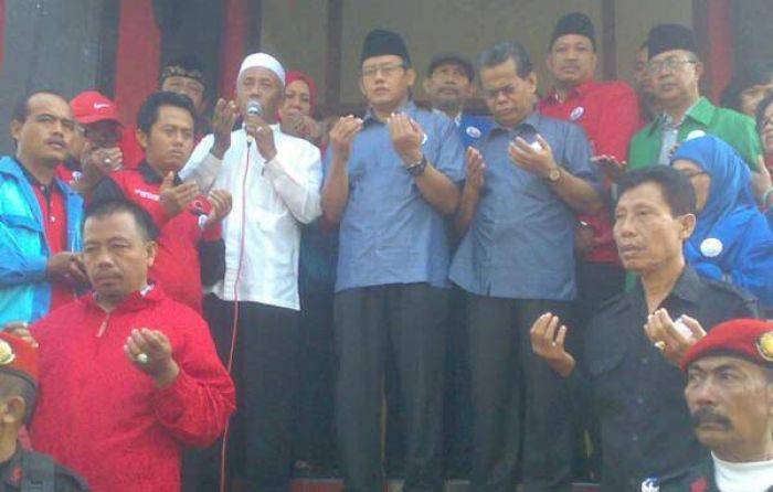 Tiga Cabup-Cawabup Gresik Daftar Bersamaan di Hari Terakhir Pendaftaran Tiga Cabup-Cawabup Gresik Daftar Bersamaan di Hari Terakhir Pendaftaran