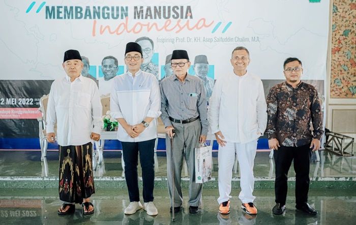 Hadiri Sarasehan Membangun Indonesia di Pamekasan, Dahlan Iskan Kagumi Kinerja Bupati Baddrut Tamam