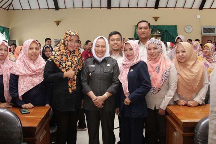Bupati Bojonegoro Bakal Intervensi Program untuk Menurunkan Angka Kemiskinan Bupati Bojonegoro Bakal Intervensi Program untuk Menurunkan Angka Kemiskinan