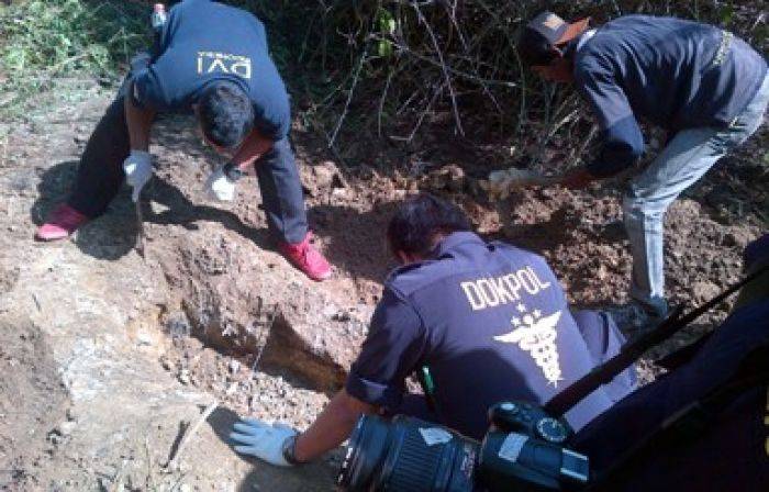 Tim DVI Polda Kembali Temukan 2 Tengkorak Manusia di Hutan Surowiti Gresik Tim DVI Polda Kembali Temukan 2 Tengkorak Manusia di Hutan Surowiti Gresik