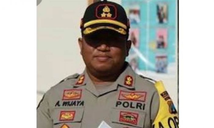 ​Cegah Penyebaran Virus Corona, Polres Probolinggo Kota Pasang Poster di Ruang Publik