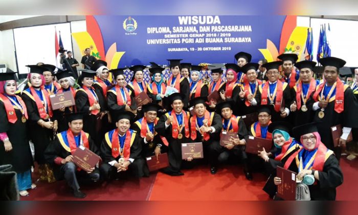 Wisuda 1.521 Mahasiswa, Rektor Berharap Lulusan Unipa Bisa Framing dan Branding Diri