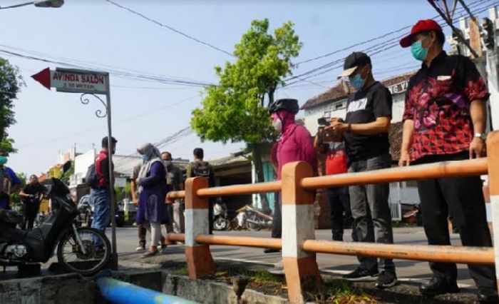 Antisipasi Banjir di Musim Hujan, Ning Ita Cek Saluran Air Antisipasi Banjir di Musim Hujan, Ning Ita Cek Saluran Air