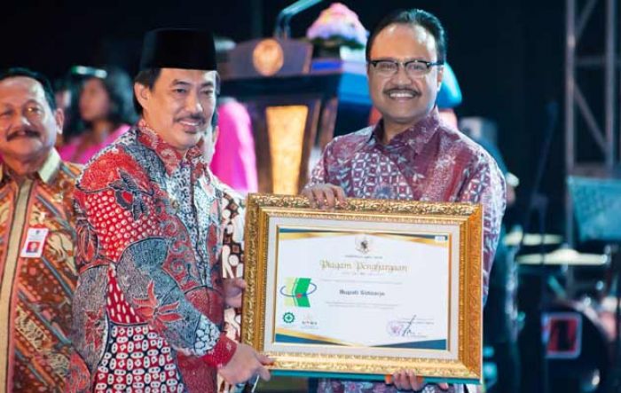 Wabup Sidoarjo Berharap Penghargaan K3 jadi Motivasi Tingkatkan Keselamatan Kerja Wabup Sidoarjo Berharap Penghargaan K3 jadi Motivasi Tingkatkan Keselamatan Kerja