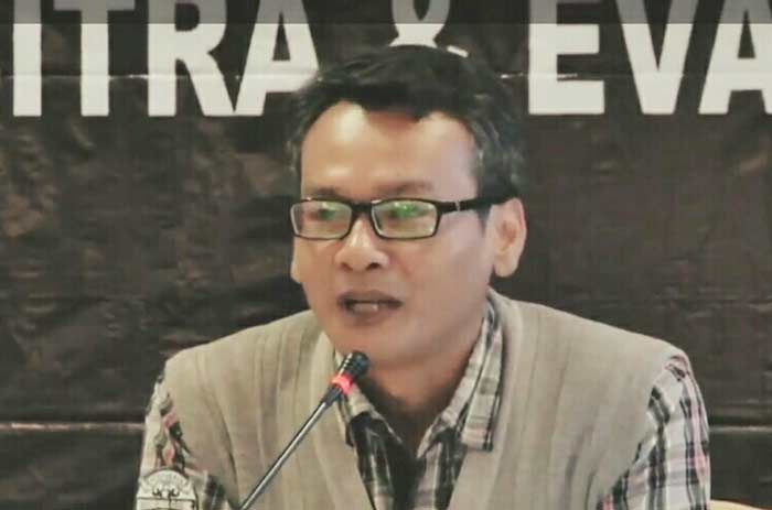 Khofifah Disarankan Gandeng Emil Dardak untuk Melawan Pasangan Gus Ipul-Anas Khofifah Disarankan Gandeng Emil Dardak untuk Melawan Pasangan Gus Ipul-Anas