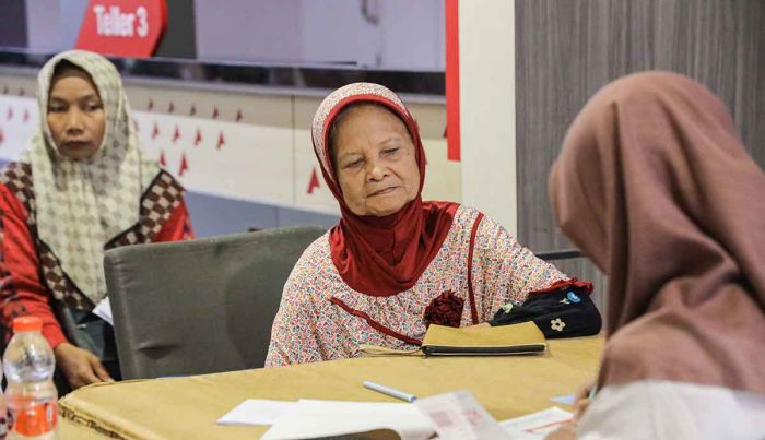 Dinsos Kota Kediri Awasi Penyaluran Bansos PKH Plus Tahap 3 untuk 454 Lansia 70 Tahun ke Atas