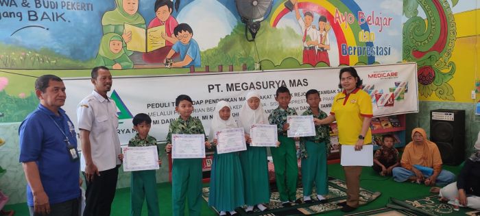 PT Megasurya Mas Beri CSR Beasiswa untuk 356 Siswa di Sidoarjo PT Megasurya Mas Beri CSR Beasiswa untuk 356 Siswa di Sidoarjo