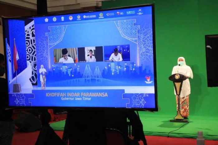 FESyar 2020 Regional Jawa, Khofifah: Jadi Momentum Geliat Ekonomi Syariah di Tengah Covid-19 FESyar 2020 Regional Jawa, Khofifah: Jadi Momentum Geliat Ekonomi Syariah di Tengah Covid-19