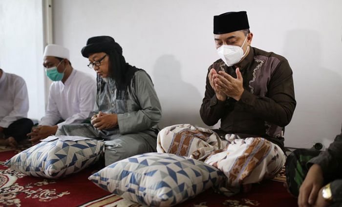Jelang Pelantikan Wali Kota, Eri Cahyadi Gelar Khataman Alquran di Kediaman Jelang Pelantikan Wali Kota, Eri Cahyadi Gelar Khataman Alquran di Kediaman