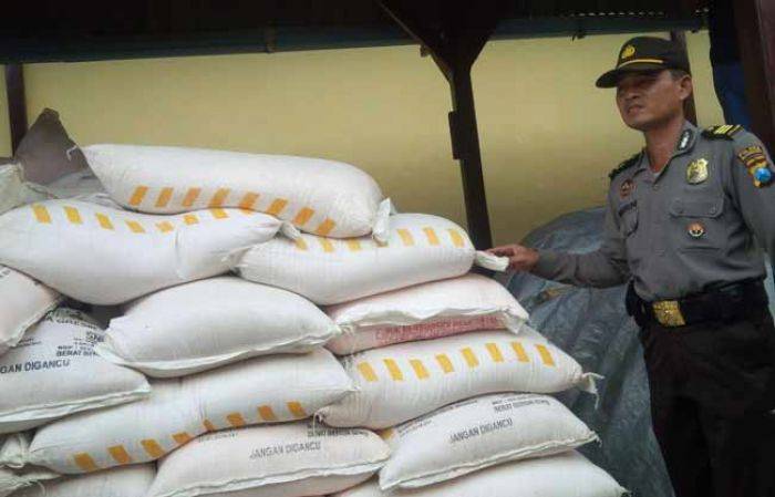 Polres Bojonegoro Amankan Puluhan Sak Pupuk Ilegal Polres Bojonegoro Amankan Puluhan Sak Pupuk Ilegal
