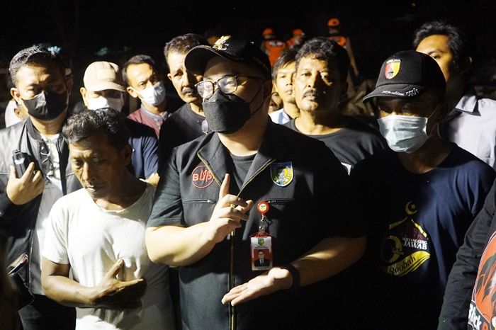 Bupati Dhito Salurkan Bantuan kepada Pedagang Terdampak Kebakaran Pasar Ngadiluwih Mulai Akhir Juni Bupati Dhito Salurkan Bantuan kepada Pedagang Terdampak Kebakaran Pasar Ngadiluwih Mulai Akhir Juni