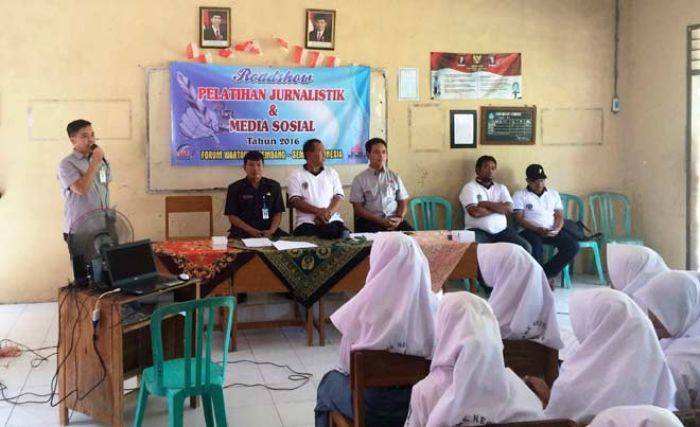 Semen Indonesia Gelar Pelatihan Jurnalistik di Rembang Semen Indonesia Gelar Pelatihan Jurnalistik di Rembang