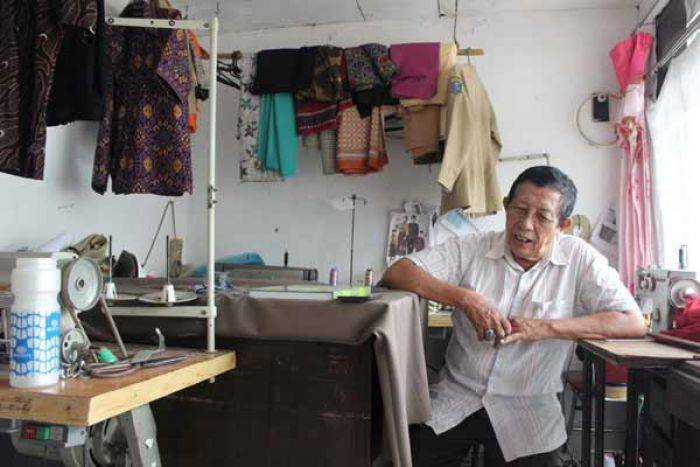 Kampung Penjahitan di Jalan Pucang Arjo Gang Buntu Surabaya Sulit Regenerasi Kampung Penjahitan di Jalan Pucang Arjo Gang Buntu Surabaya Sulit Regenerasi