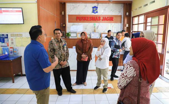 Pj Gubernur Jatim Ajak Masyarakat Manfaatkan Cek Kesehatan Gratis dari Pemerintah Pj Gubernur Jatim Ajak Masyarakat Manfaatkan Cek Kesehatan Gratis dari Pemerintah