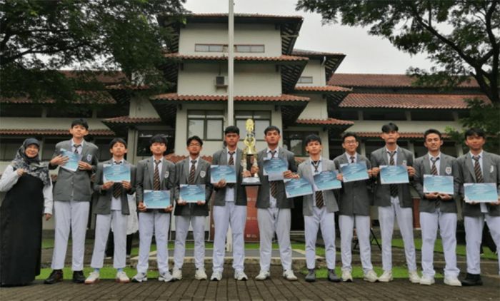 Lebih dari Sekadar Nilai: Bukti Nyata Prestasi Non-Akademik SMA Dwiwarna dalam Membentuk Pemimpin