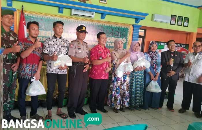 BUMDes Socorejo Bagikan 1.100 Paket Sembako Kepada Warga BUMDes Socorejo Bagikan 1.100 Paket Sembako Kepada Warga