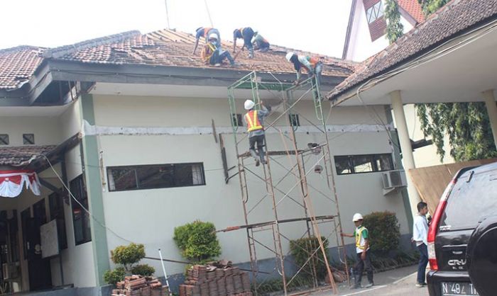 Anggaran Minim, Rehab Gedung Satpol PP Hanya Sentuh Bagian Atap Anggaran Minim, Rehab Gedung Satpol PP Hanya Sentuh Bagian Atap