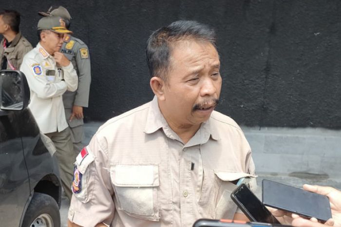 Tak Berizin, Sebuah Kafe di Kota Kediri Disegel Satpol PP