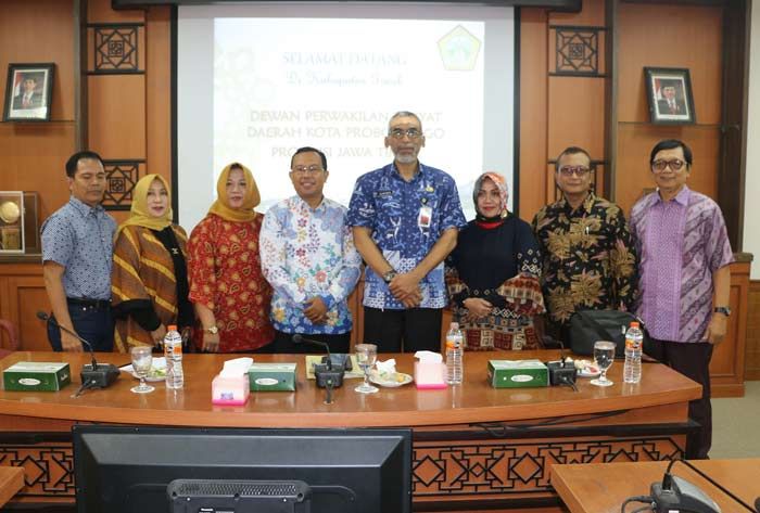 DPRD Probolinggo Berguru Pendapatan di Gresik DPRD Probolinggo Berguru Pendapatan di Gresik